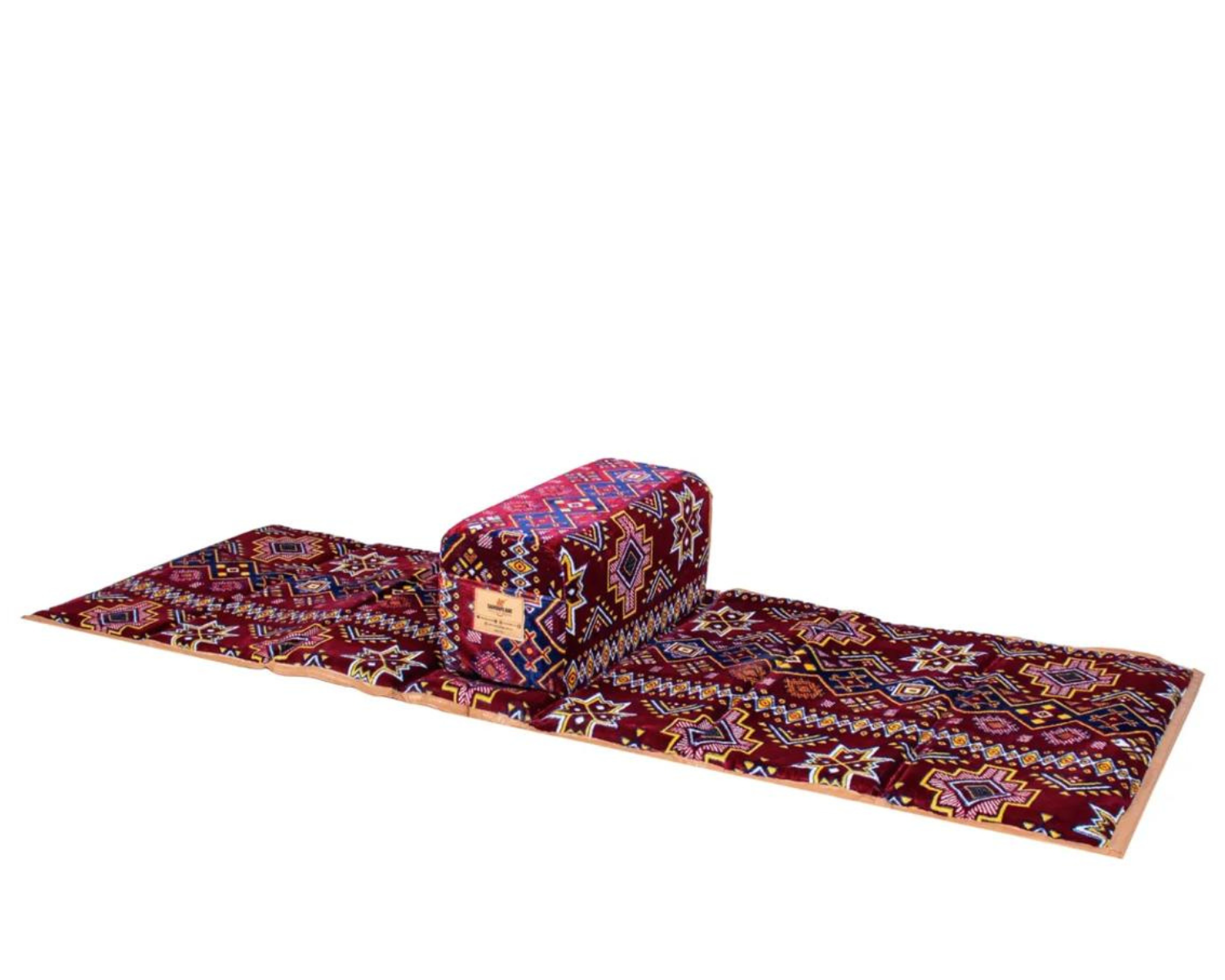 بساط مع مخدة